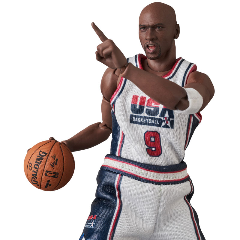 MAFEX No.132 MAFEX Michael Jordan (1992 TEAM USA)