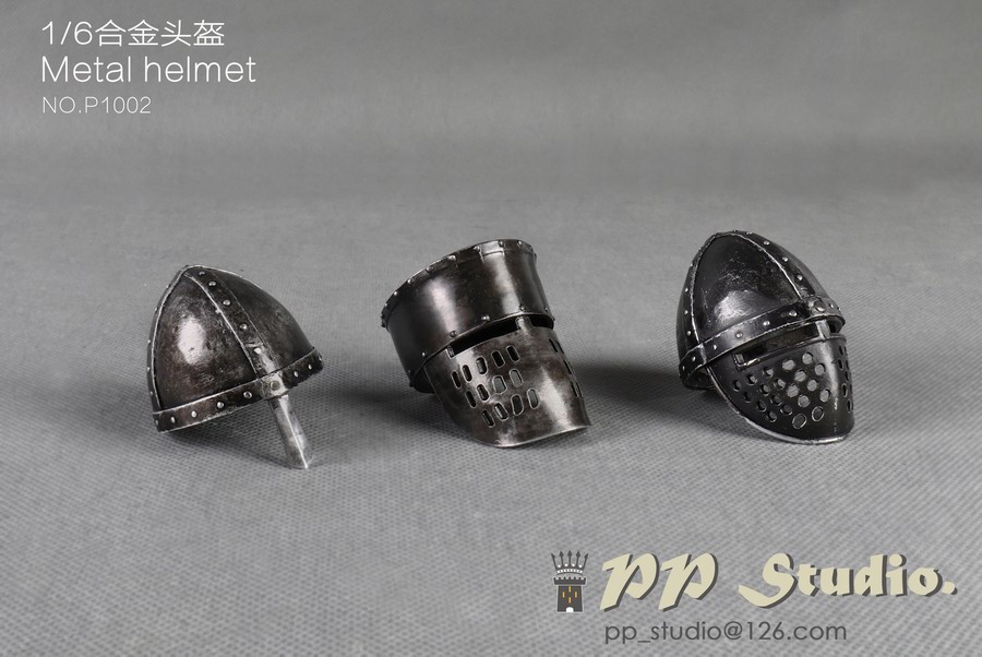 1/6 Moyen-Age Metal Helmets Set