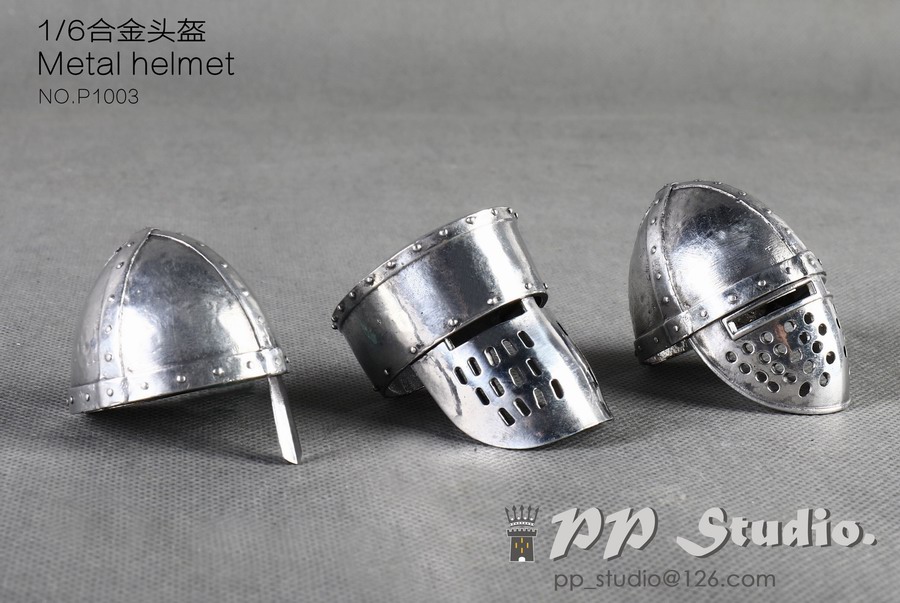 1/6 Moyen-Age Metal Helmets Set