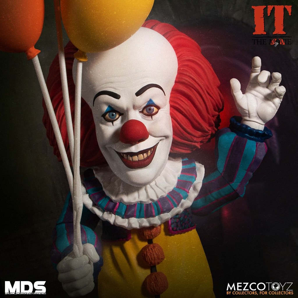 MEZCO DESIGNER SERIES IT (1990): Pennywise Deluxe Version