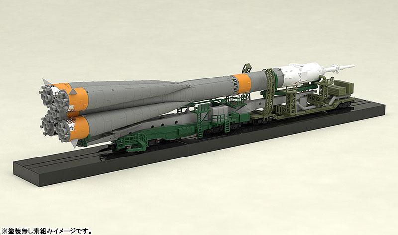 1/150 Soyuz Rocket & Transport Train