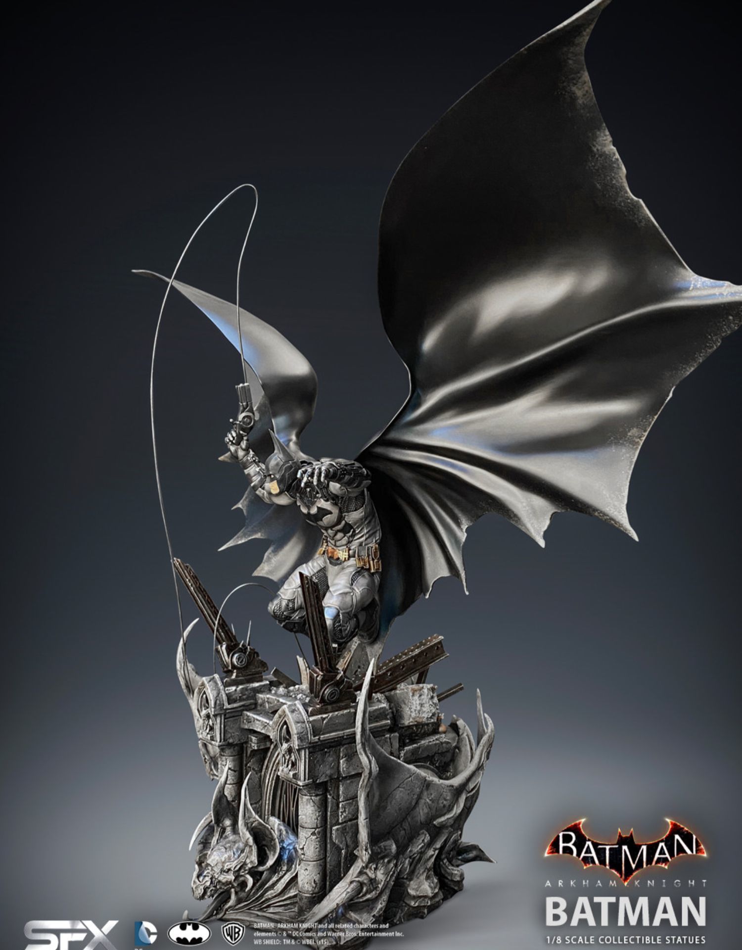 BATMAN ARKHAM KNIGHT 1/8