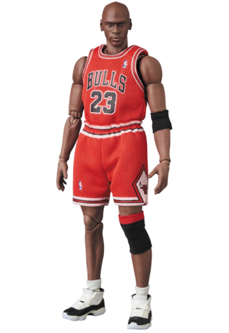 MAFEX × Michael Jordan