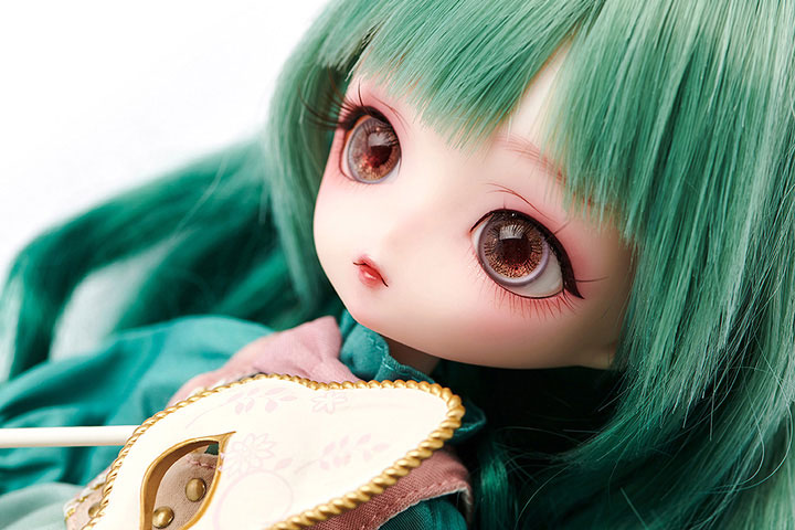 Harmonia bloom Seasonal Doll Beatrice Gatto