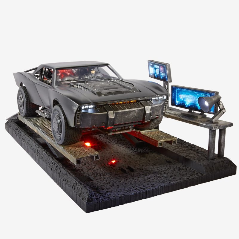 Mattel Creations The BATMAN™ The Ultimate Batmobile 1/10