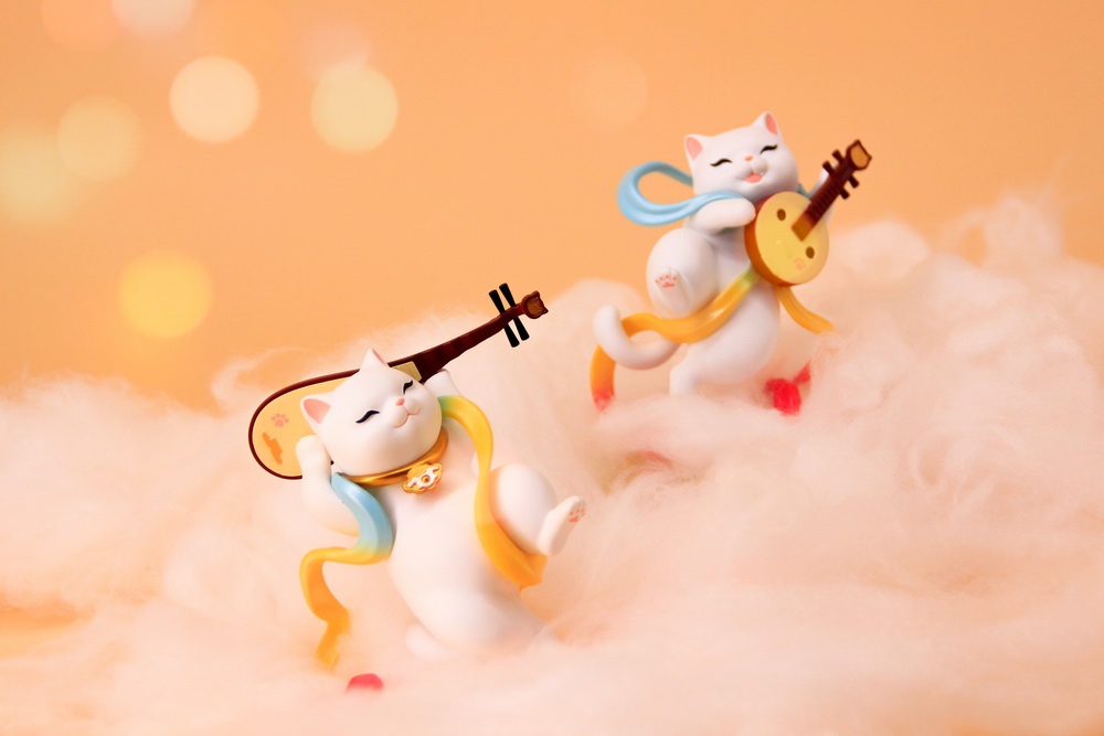 Philharmonic Meow-Flying Strings Series