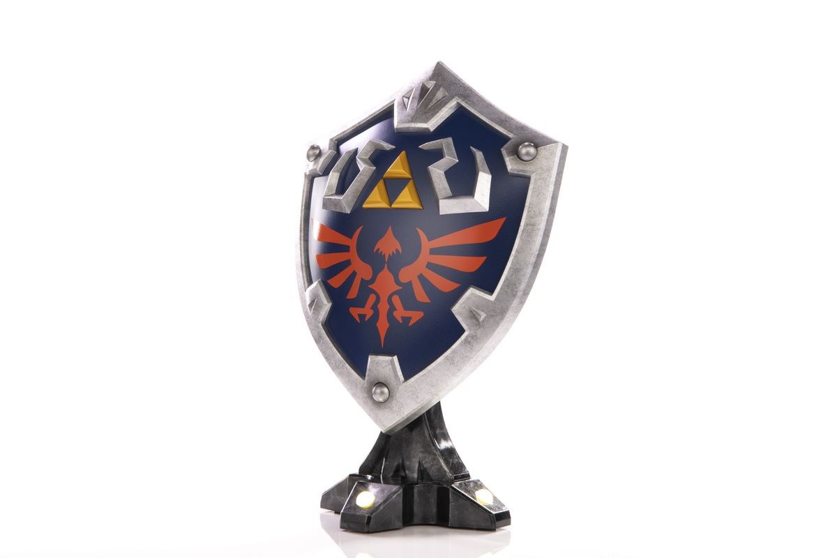 THE LEGEND OF ZELDA: BREATH OF THE WILD-HYLIAN SHIELD (COLLECTOR'S EDITION)