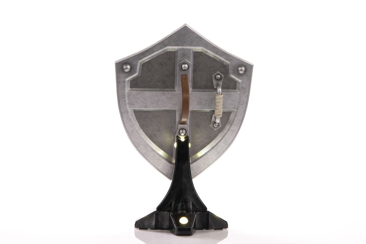 THE LEGEND OF ZELDA: BREATH OF THE WILD-HYLIAN SHIELD (COLLECTOR'S EDITION)