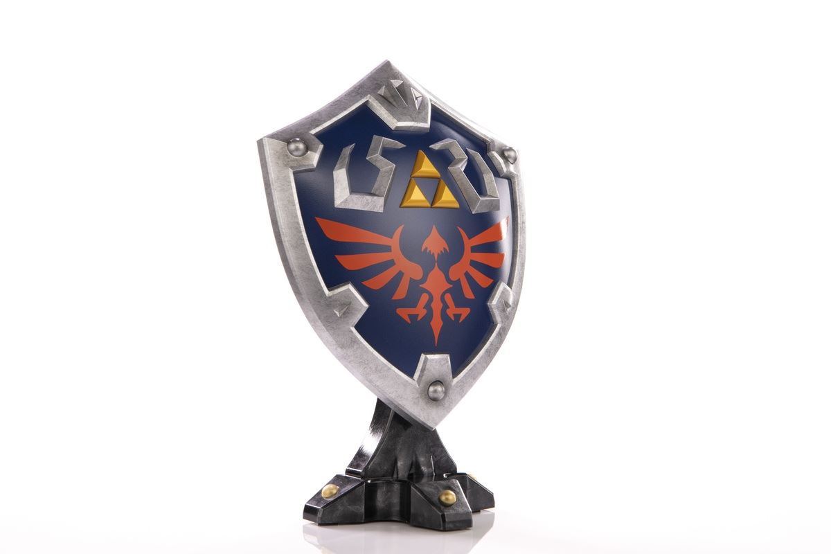 THE LEGEND OF ZELDA: BREATH OF THE WILD - Hylian SHIELD (STANDARD EDITION)