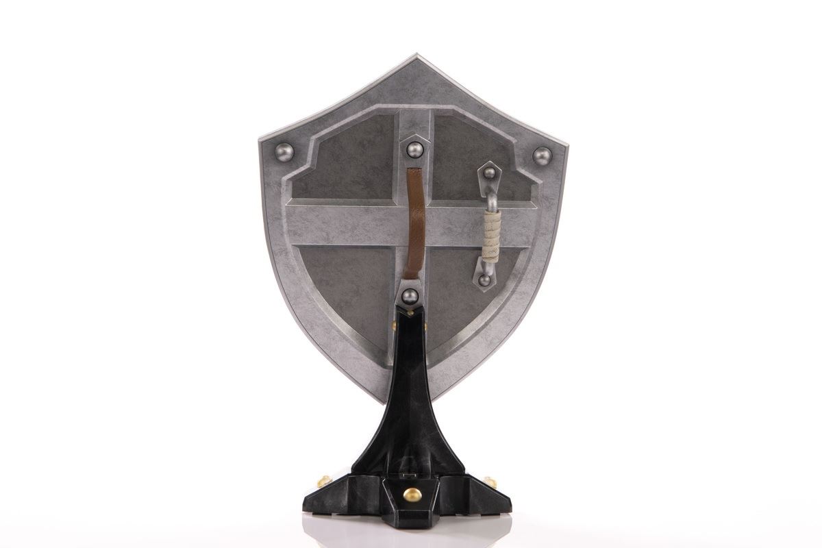 THE LEGEND OF ZELDA: BREATH OF THE WILD - Hylian SHIELD (STANDARD EDITION)