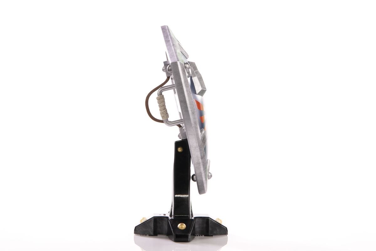 THE LEGEND OF ZELDA: BREATH OF THE WILD - Hylian SHIELD (STANDARD EDITION)