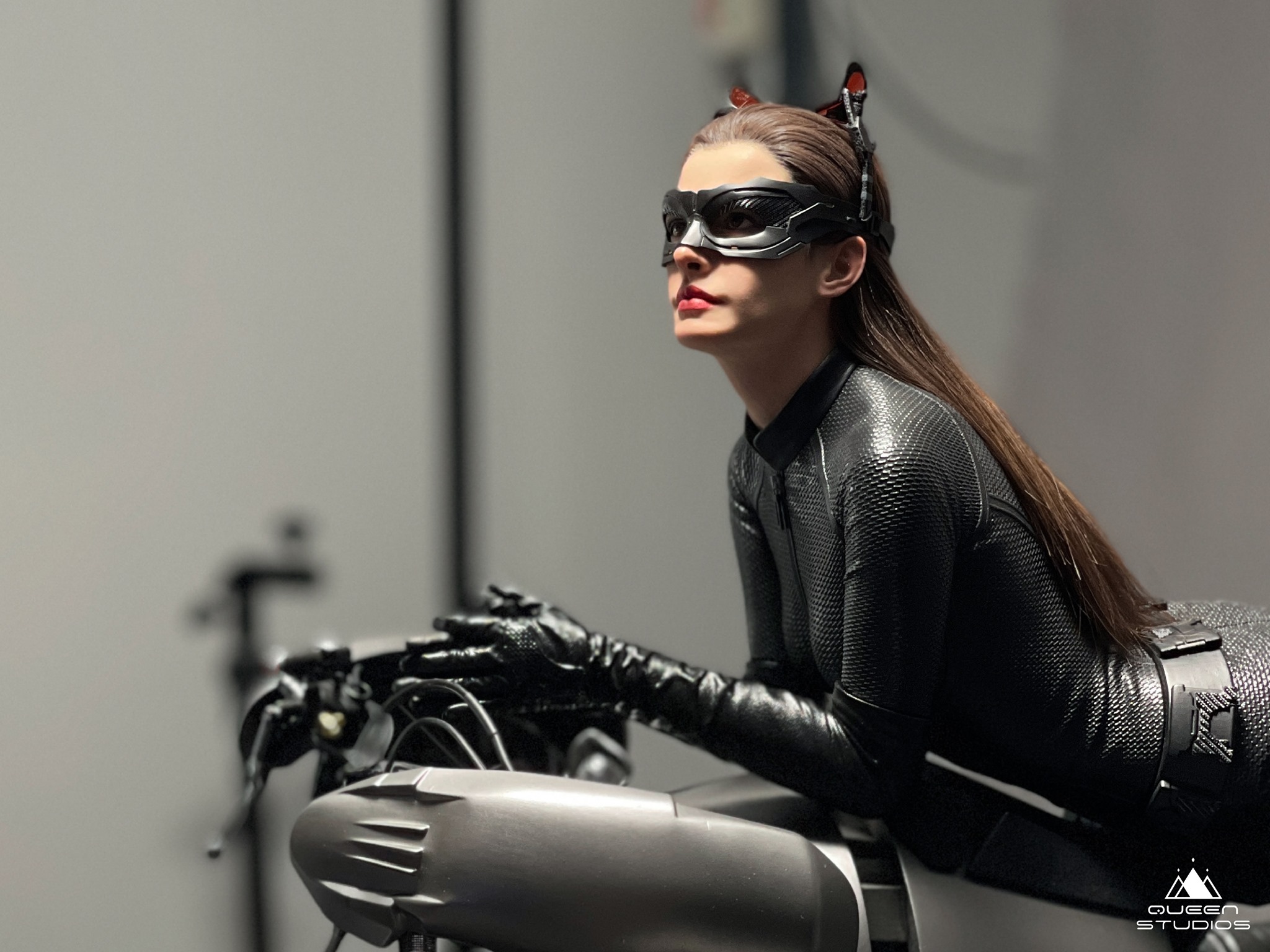 Queen Studios พรีวิว Cat Woman ขนาด 1/6