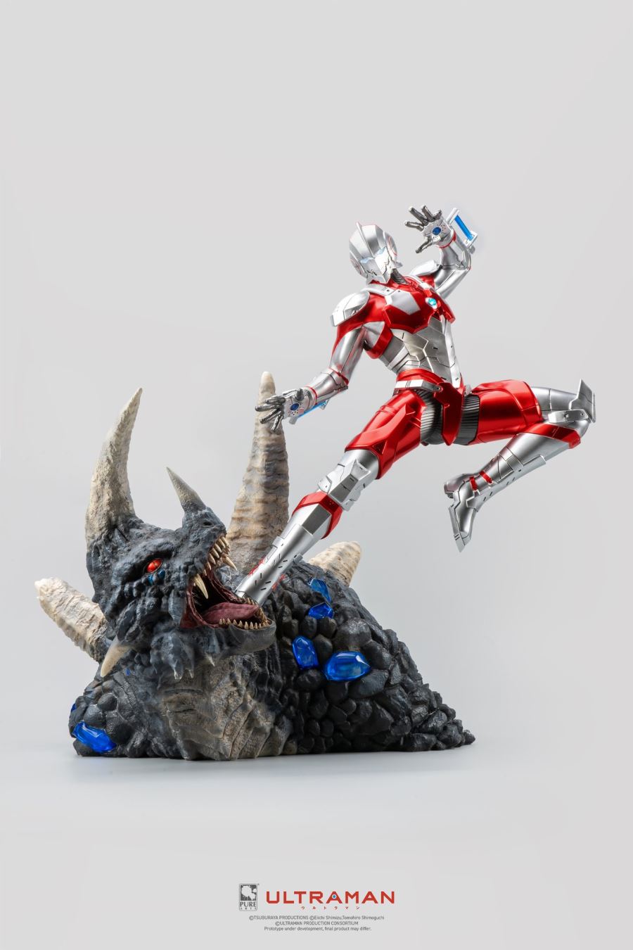 Ultraman VS Black King 1/4 Statue
