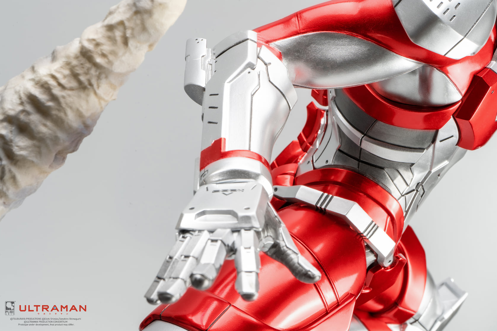 Ultraman VS Black King 1/4 Statue