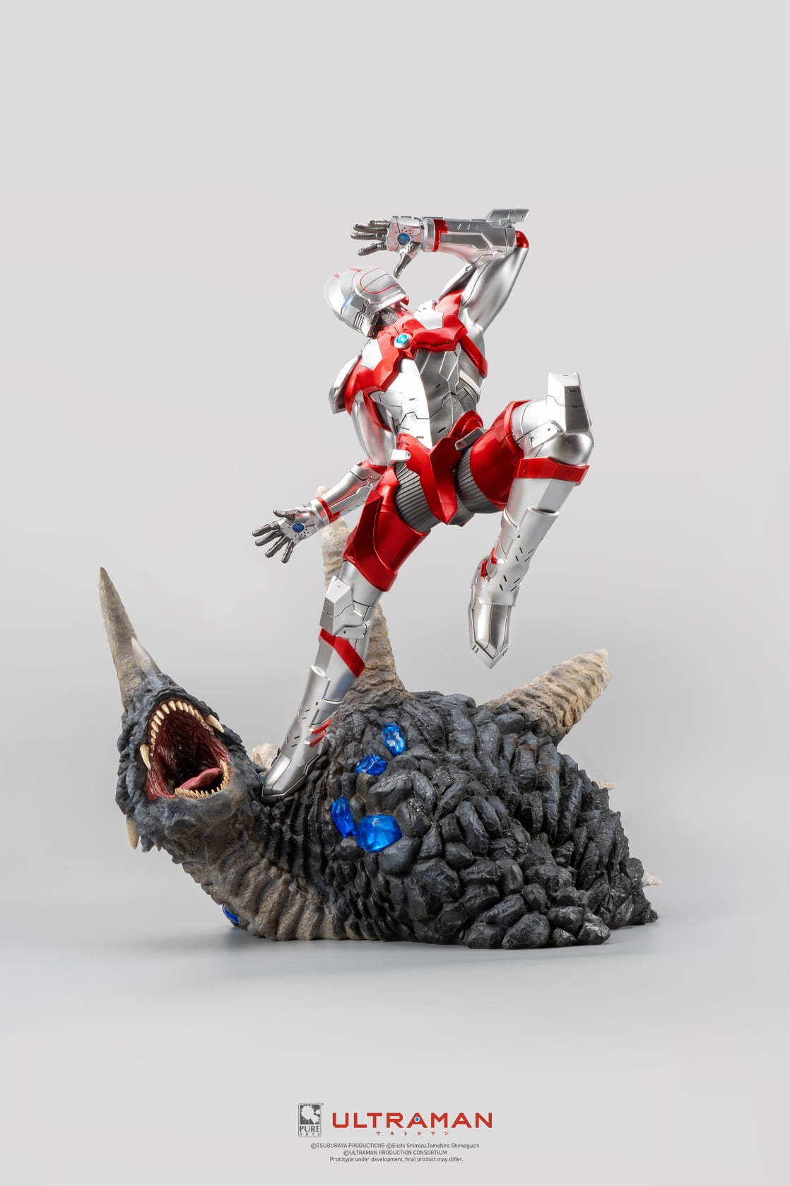 Ultraman VS Black King 1/4 Statue