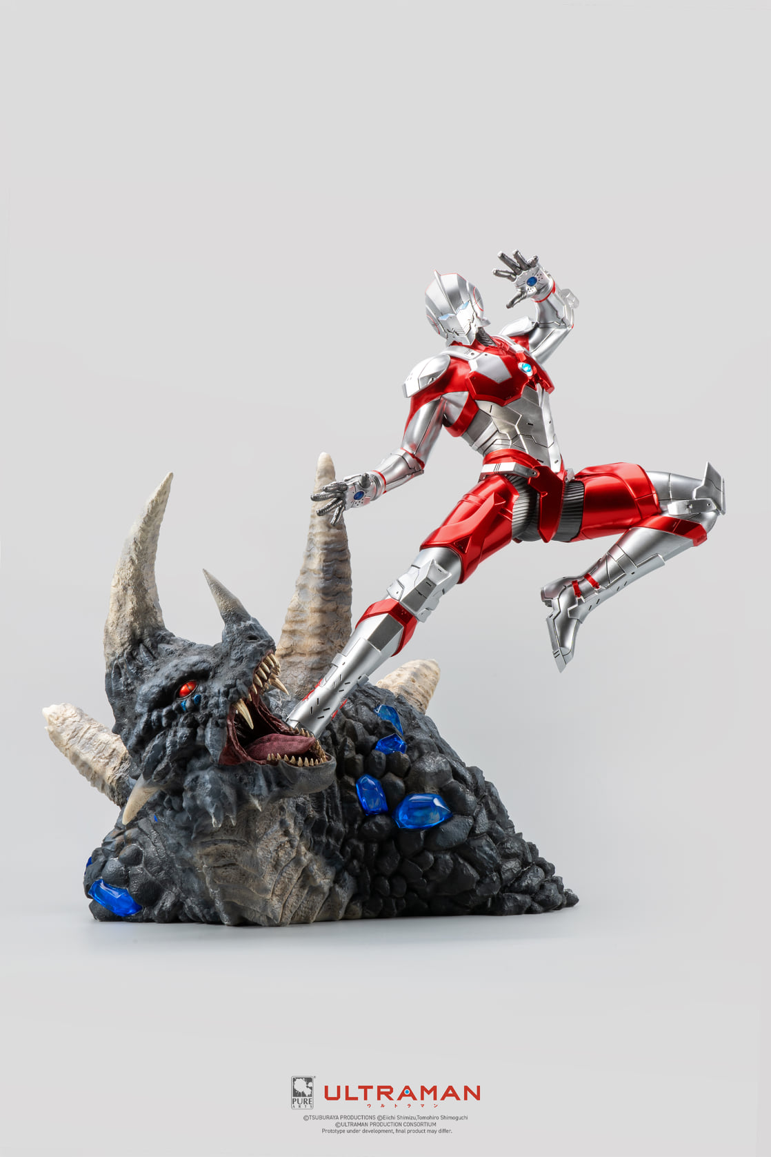 Ultraman VS Black King 1/4 Statue