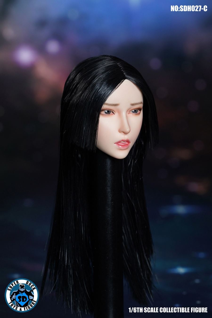 Emoticon Female Head Sculpture