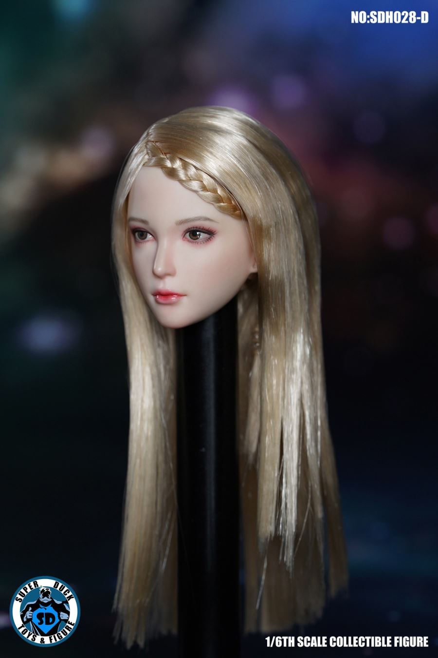 Emoticon Female Head Sculpture