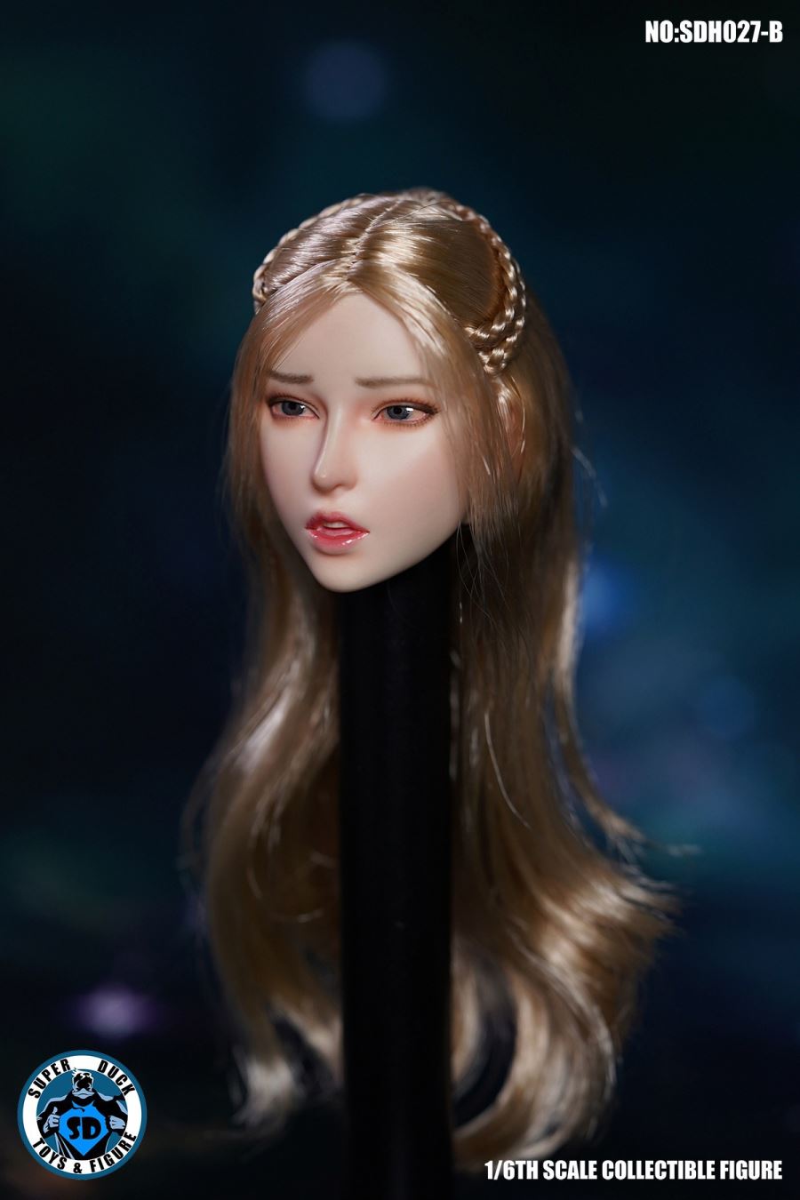 Emoticon Female Head Sculpture