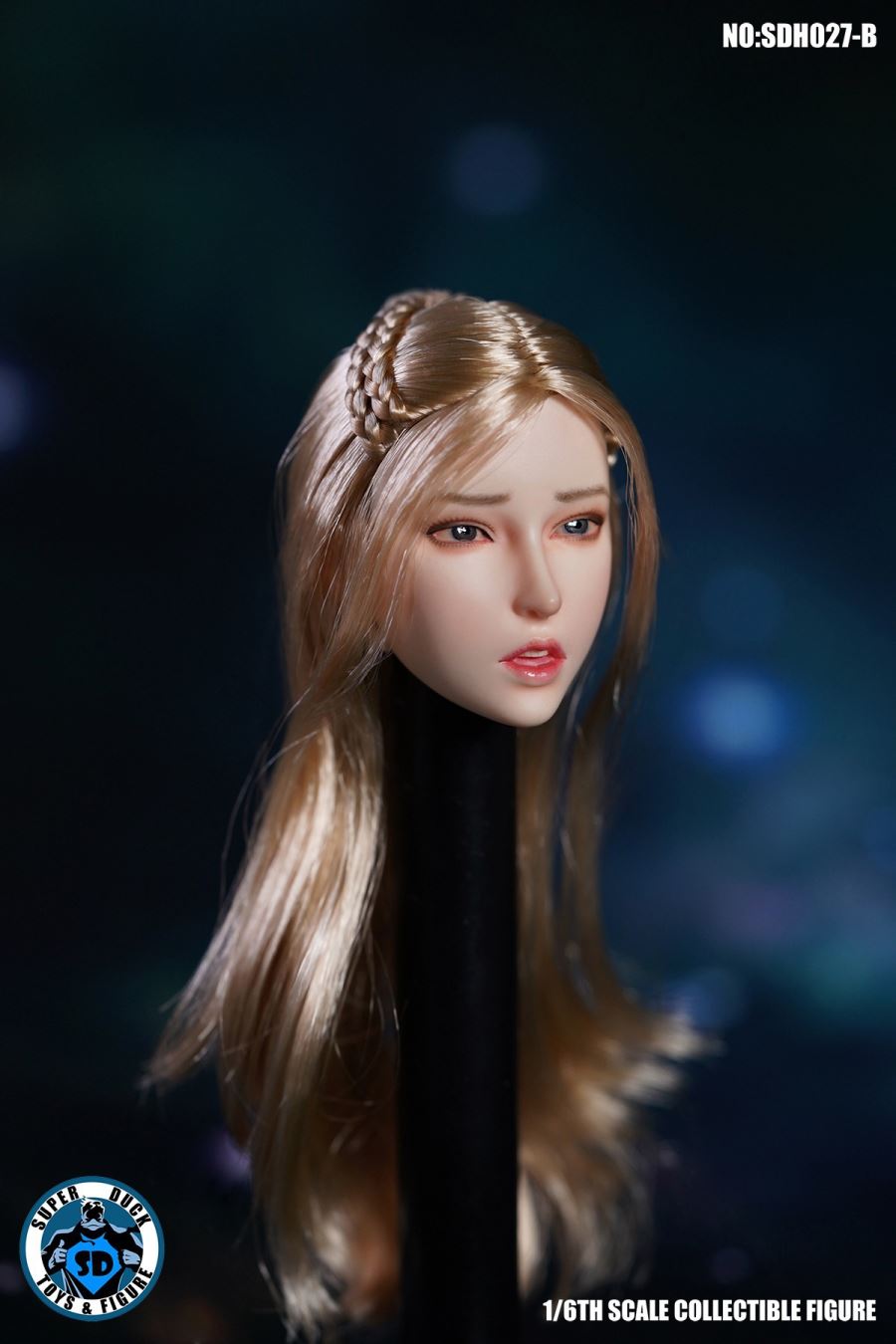 Emoticon Female Head Sculpture