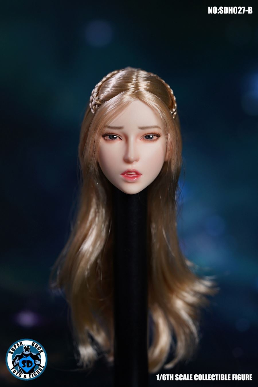 Emoticon Female Head Sculpture