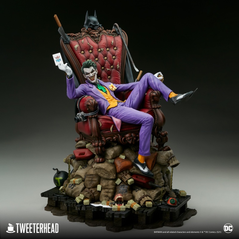 The Joker 1/6 Scale Deluxe Maquette