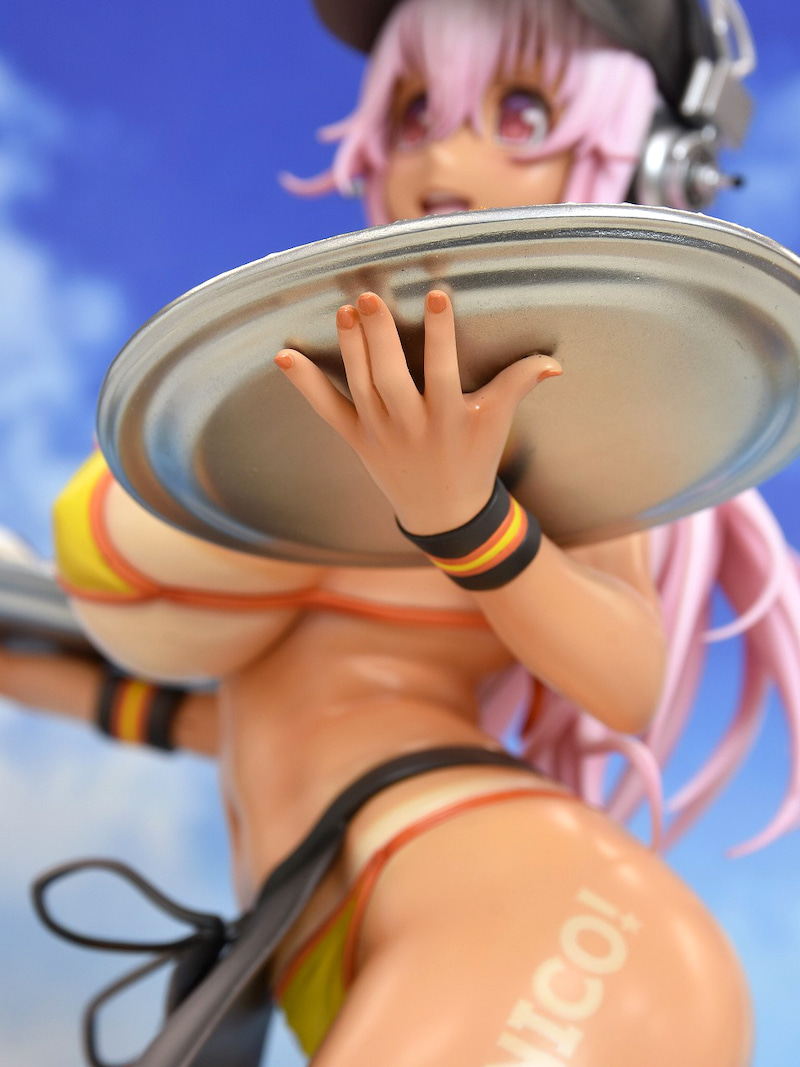 Super Sonico 1/7 Scale Figure -Bikini Curry Shop Ver