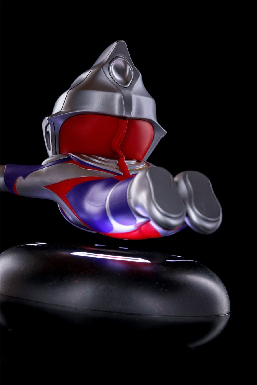 Q version of the floating Ultraman