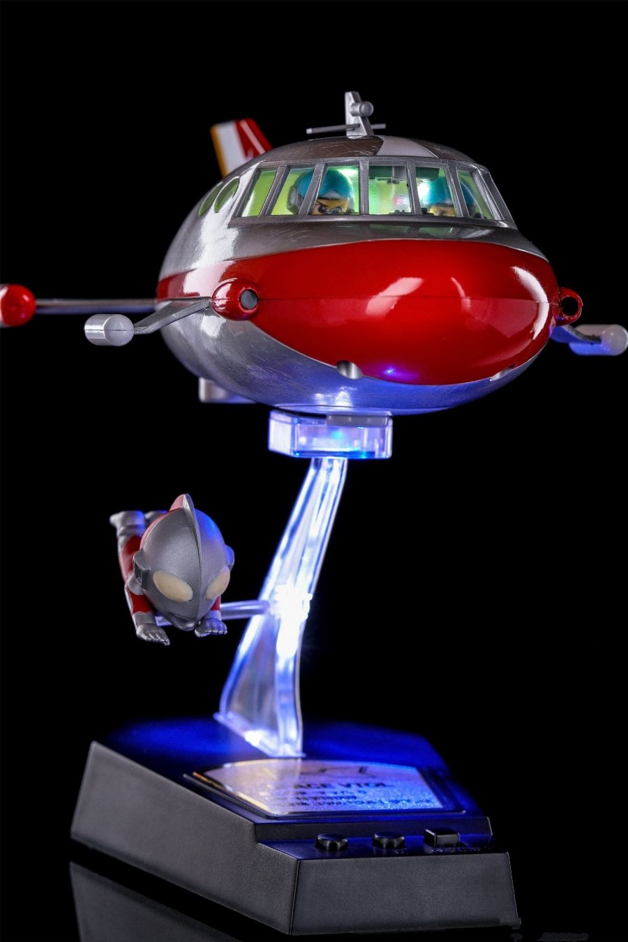Q version of the floating Ultraman