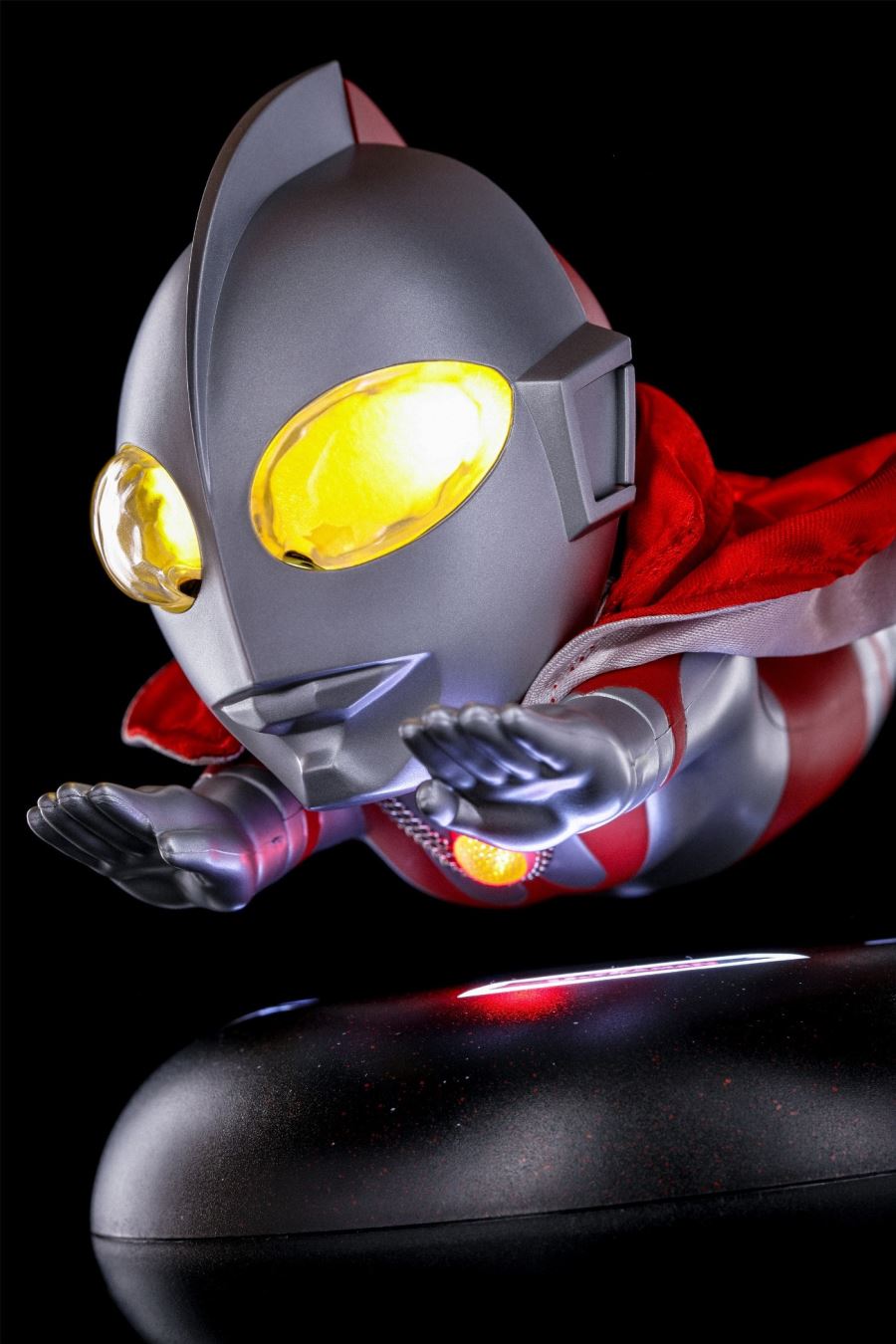 Q version of the floating Ultraman