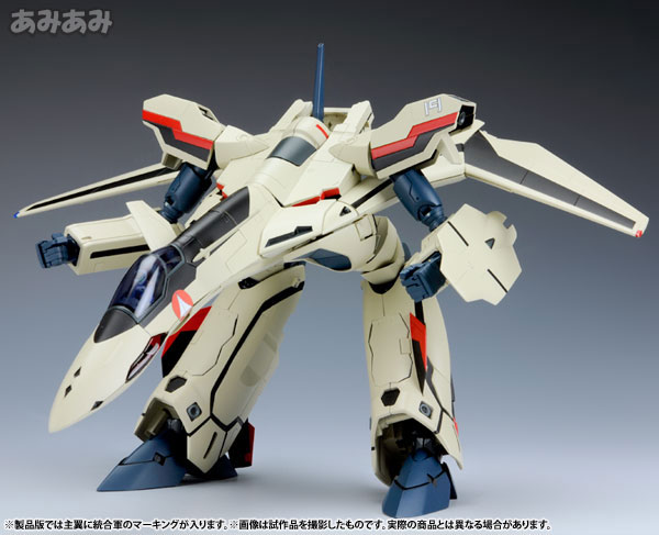 Macross Plus 1/60 Kanzen Henkei YF-19 with Fast Pack