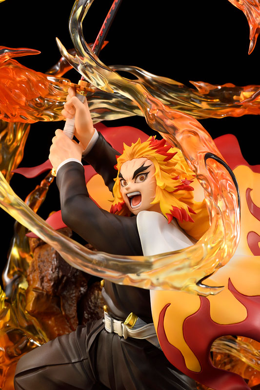 Demon Slayer: Kimetsu no Yaiba Kyojuro Rengoku DX Ver. 1/8