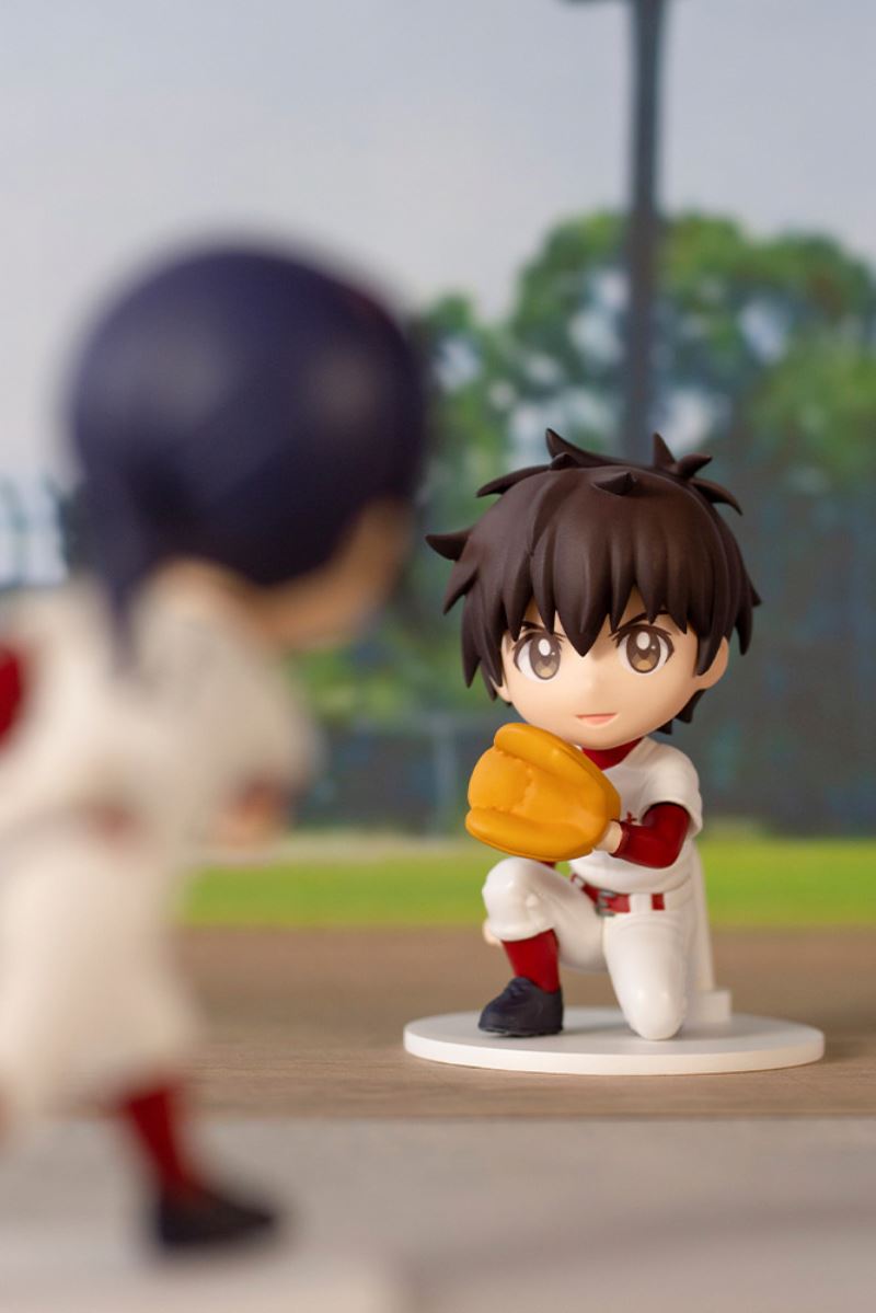 Daigo Shigeno and Mutsuko Sakura mini-figures
