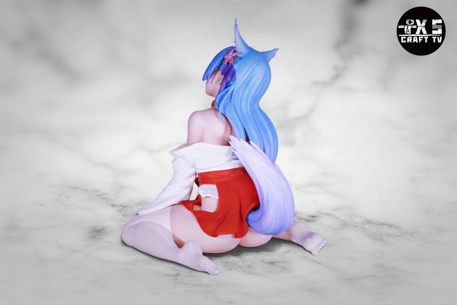 The little fox miko girl