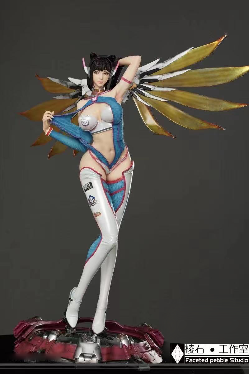 D.Va Cosplay Mercy - Overwatch 1/4