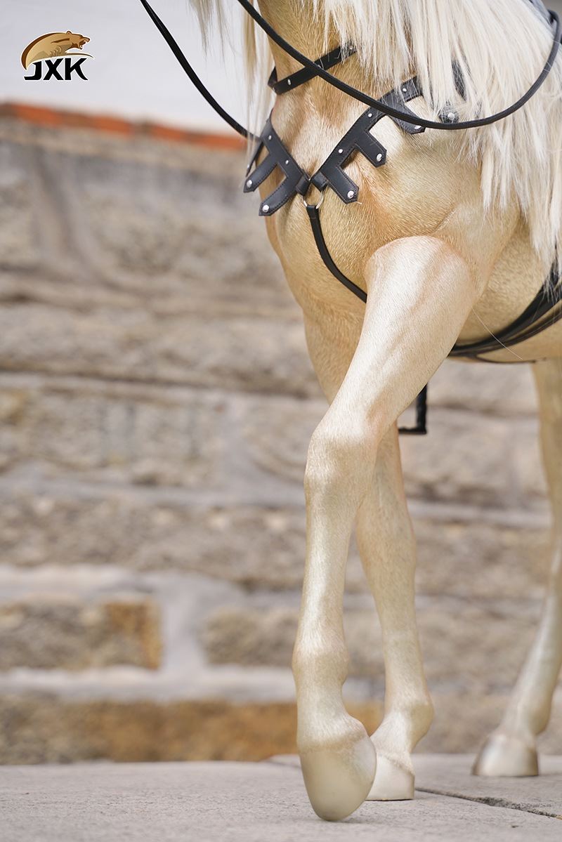 Ahaljie Golden Horse 1/3