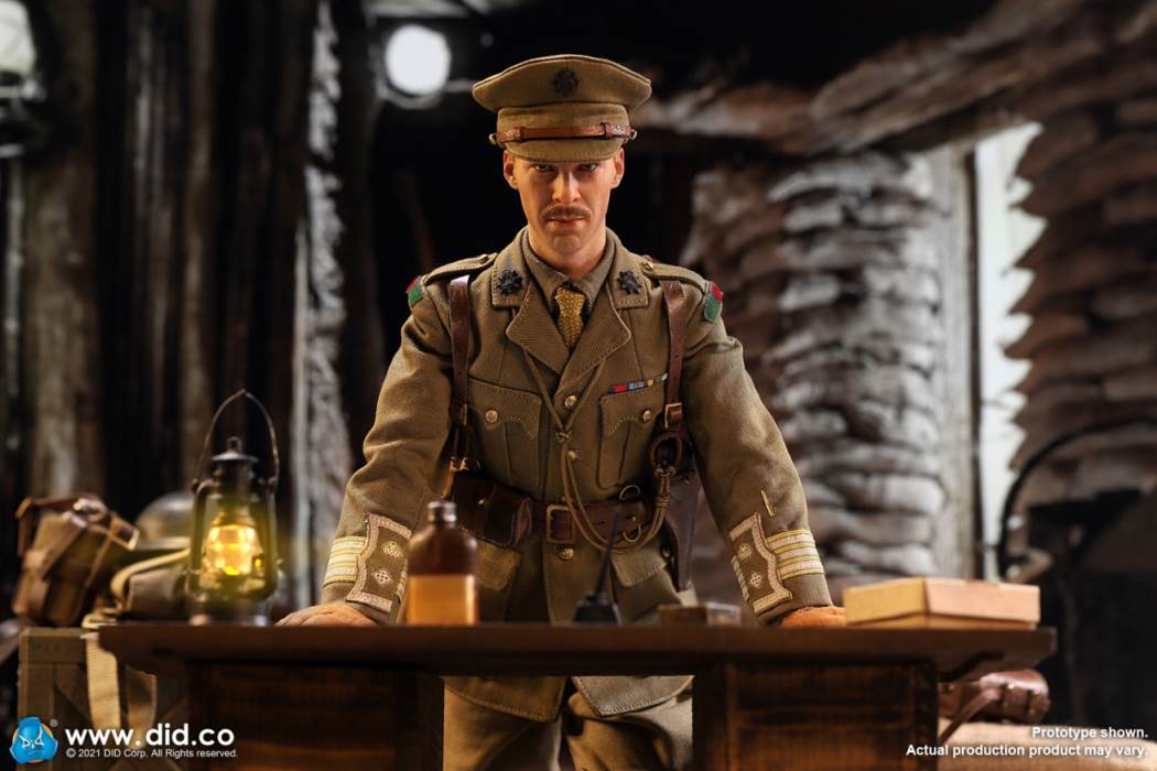 British Colonel in World War I (#B11012) & Combat Table Scene Set (#E60062) 1/6
