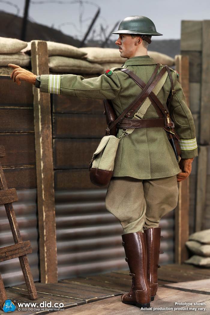 British Colonel in World War I (#B11012) & Combat Table Scene Set (#E60062) 1/6