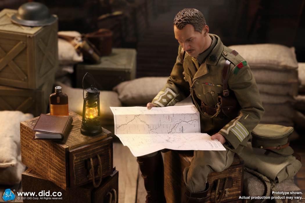 British Colonel in World War I (#B11012) & Combat Table Scene Set (#E60062) 1/6