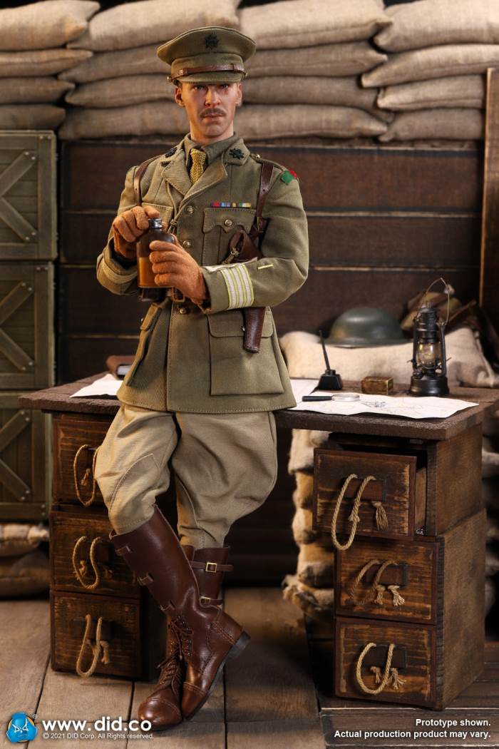 British Colonel in World War I (#B11012) & Combat Table Scene Set (#E60062) 1/6