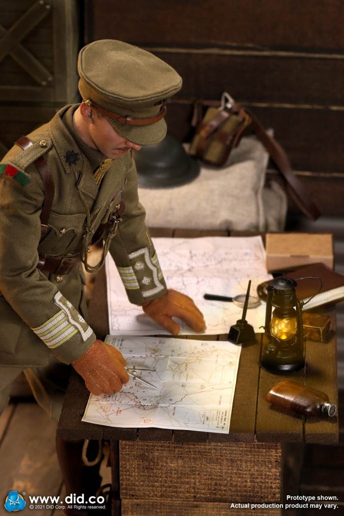 British Colonel in World War I (#B11012) & Combat Table Scene Set (#E60062) 1/6