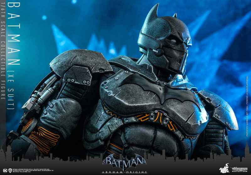BATMAN: ARKHAM ORIGINS - BATMAN (XE SUIT) 1/6