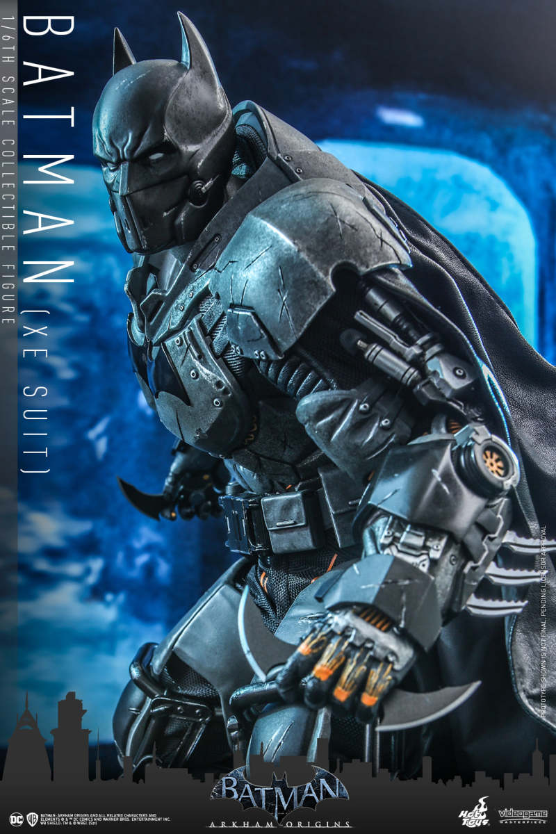 BATMAN: ARKHAM ORIGINS - BATMAN (XE SUIT) 1/6