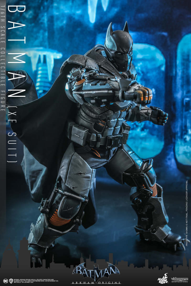 BATMAN: ARKHAM ORIGINS - BATMAN (XE SUIT) 1/6