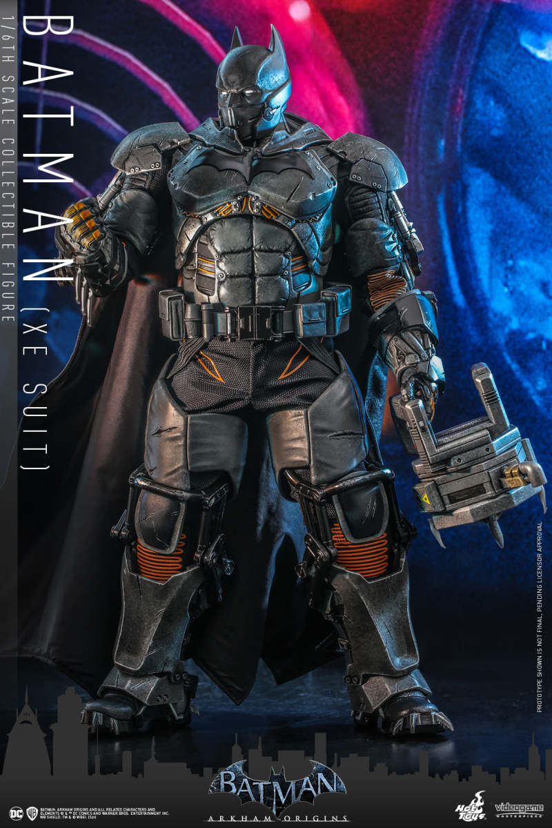 BATMAN: ARKHAM ORIGINS - BATMAN (XE SUIT) 1/6