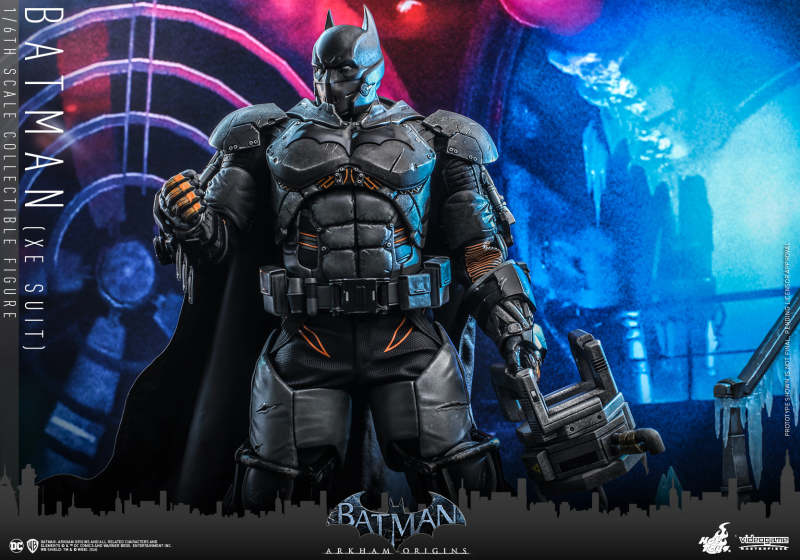 BATMAN: ARKHAM ORIGINS - BATMAN (XE SUIT) 1/6