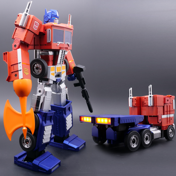 Robosen Transform Optimus Prime