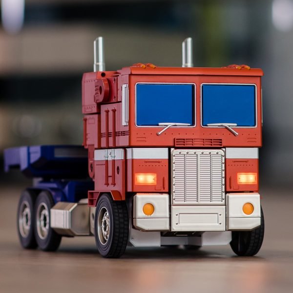 Robosen Transform Optimus Prime