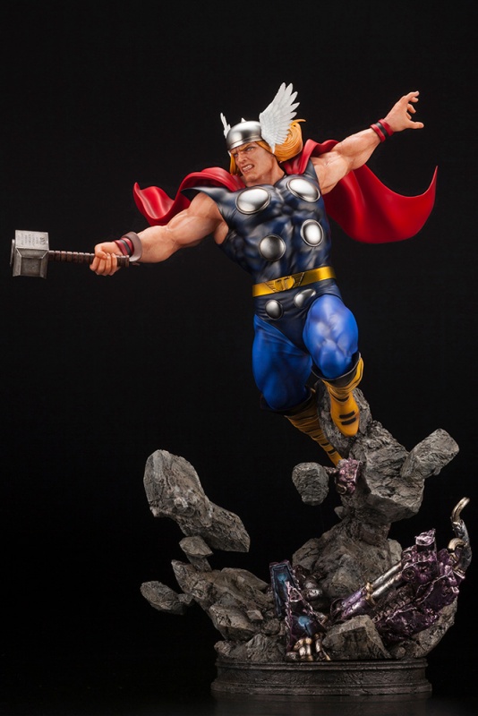 Thor Avengers Fine Art Statue 1/6