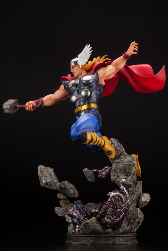 Thor Avengers Fine Art Statue 1/6